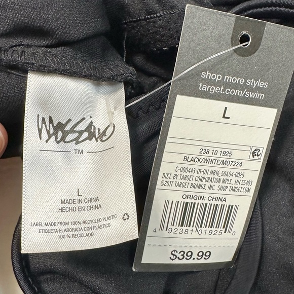 NWT Mossimo l Women’s Crochet Trim Plunge Black and White One Piece Swimsuit - Picture 4 of 12